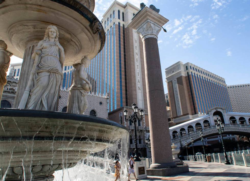 Det venetianska hotellkasinot visar fredagen den 9 juli 2021 i Las Vegas. (Bizuayehu Tesfaye/Las Vega ...